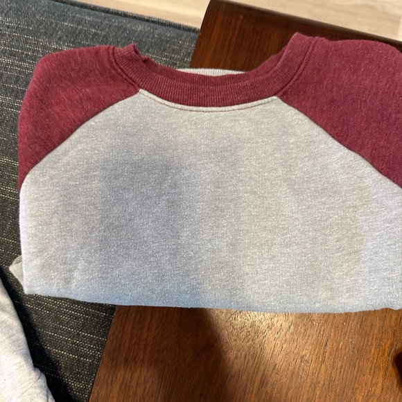 Sweaters - Picture 4 of 5